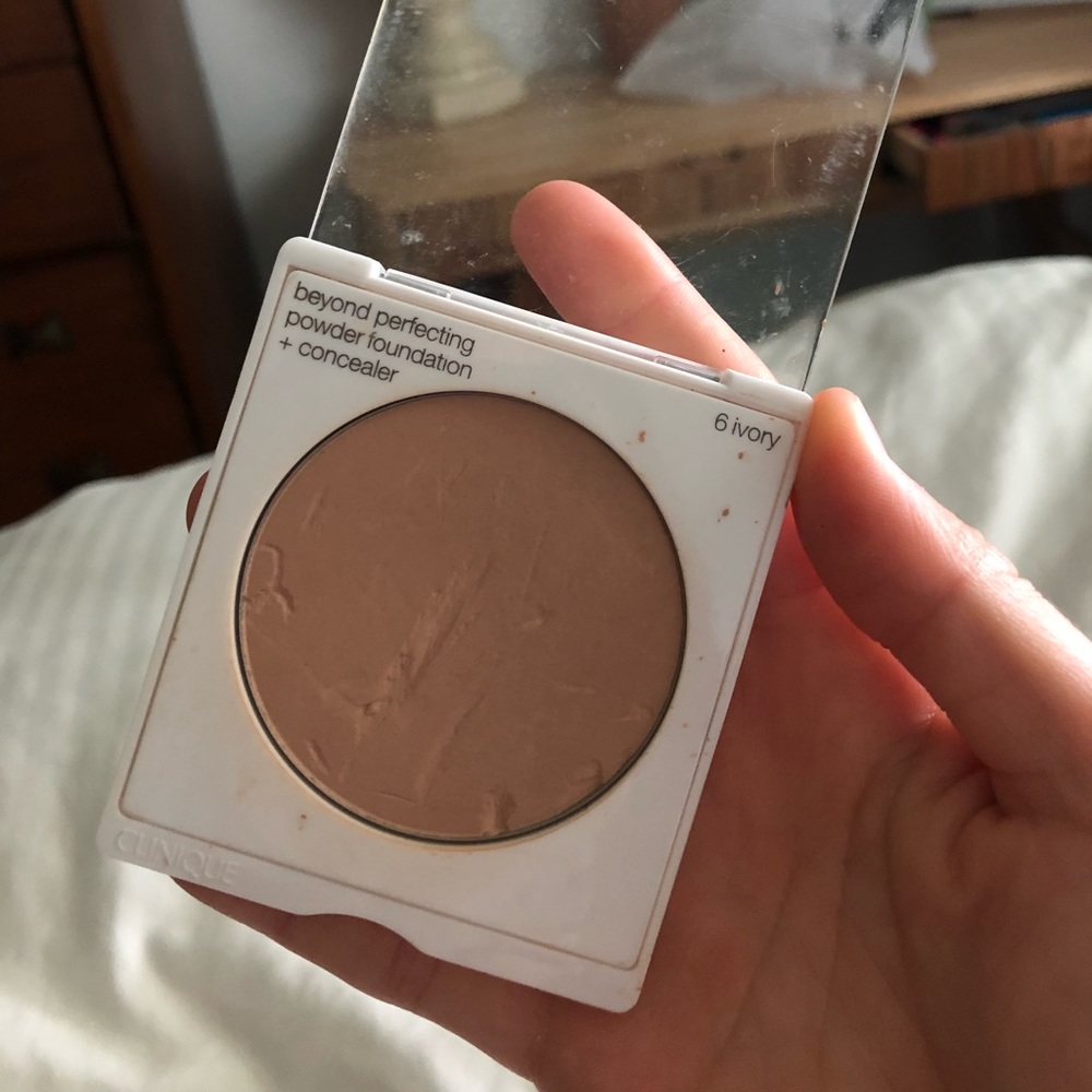 Clinique beyond perfecting powder